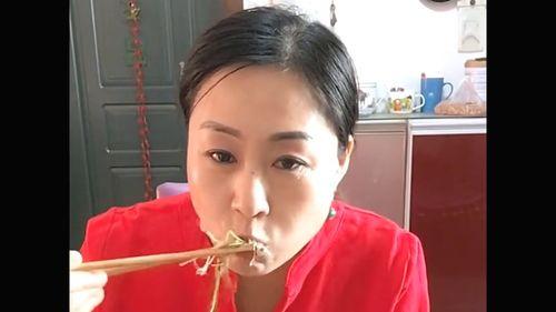 娱乐吃瓜酱爆料网友是谁,娱乐吃瓜酱爆料网友真实身份大揭秘！  第1张