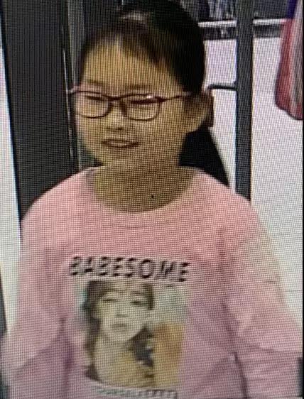 房东爆料两个女孩视频,房东意外捕获租客私密视频，引发社会热议！  第2张
